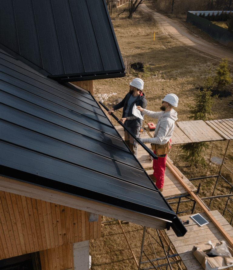 Solar-Pannel-Roof-Workers